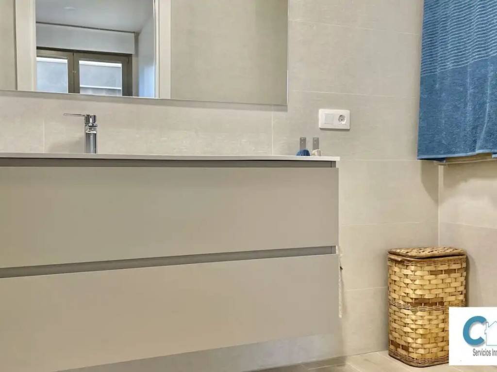 Piso de 80 m² en Pamplona