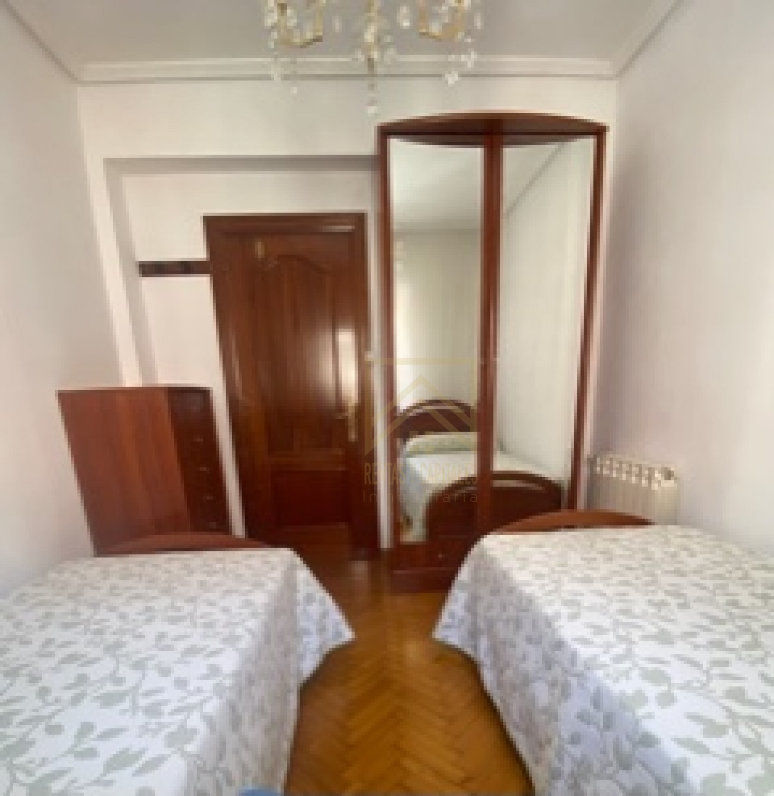 Piso de 80 m² en Camargo