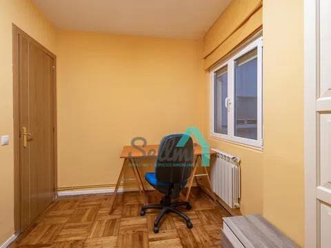 Piso de 80 m² en Oviedo