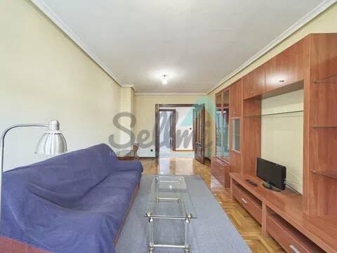 Piso de 70 m² en Oviedo