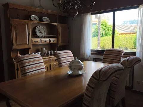 Casa de 280 m² en Oleiros
