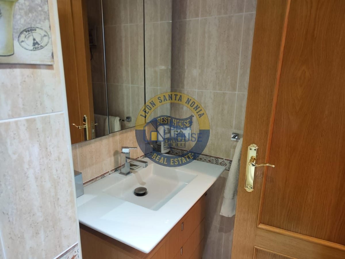 Pis de 80 m² a Lleó