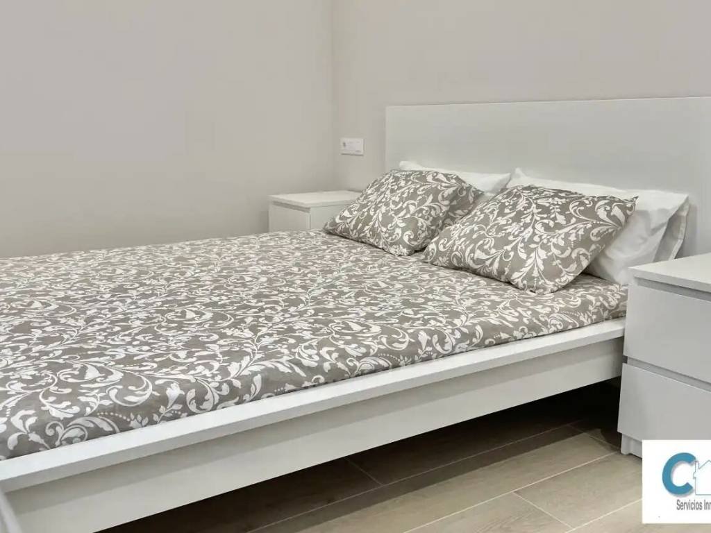 Piso de 80 m² en Pamplona