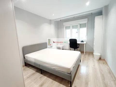 Pis de 80 m² a Oviedo