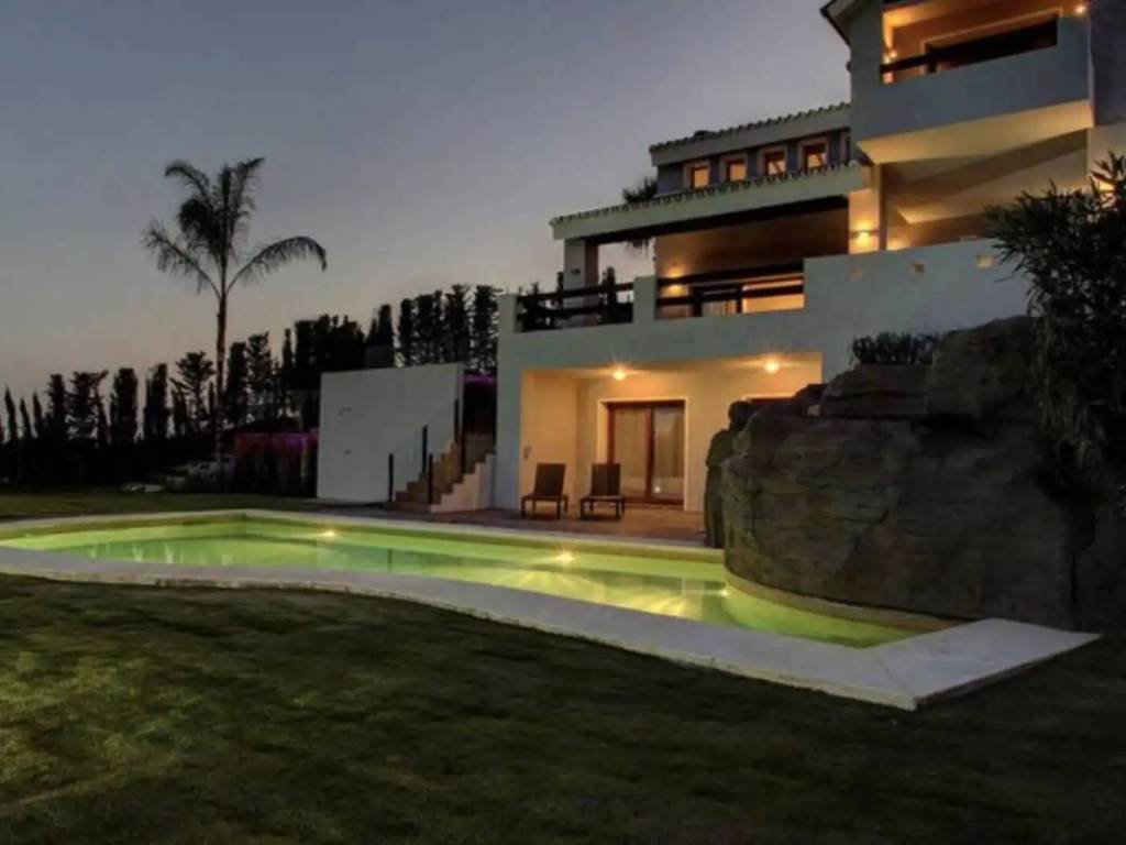 Casa de 340 m² en Estepona