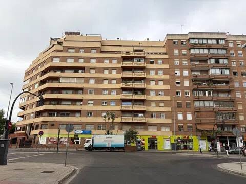 Piso de 120 m² en Sevilla