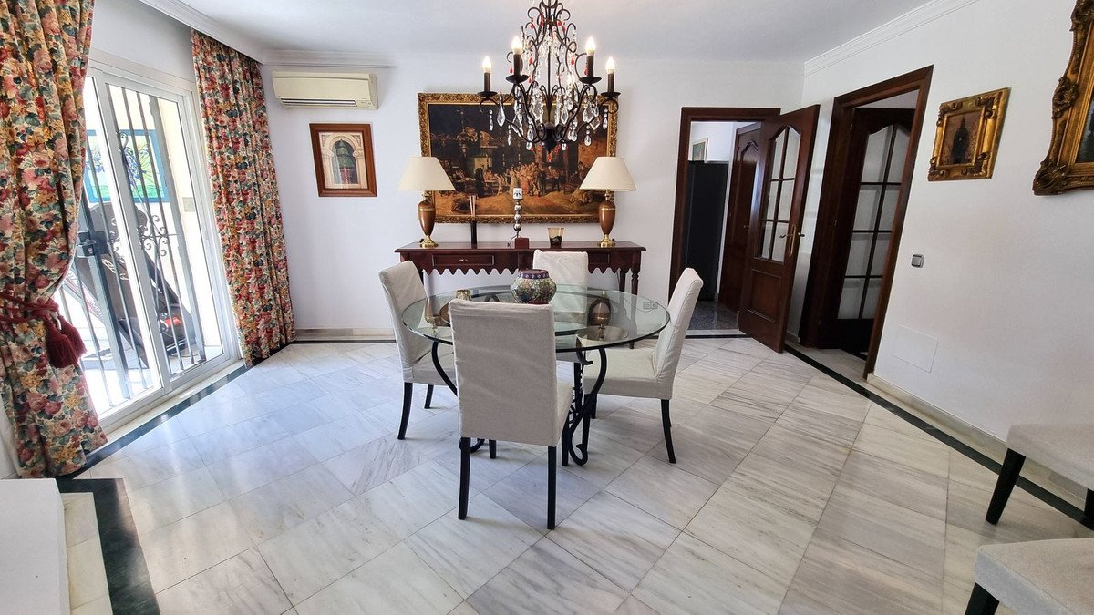Casa de 593 m² en Luque