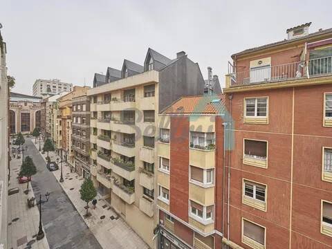 Wohnung 142 m² in Oviedo