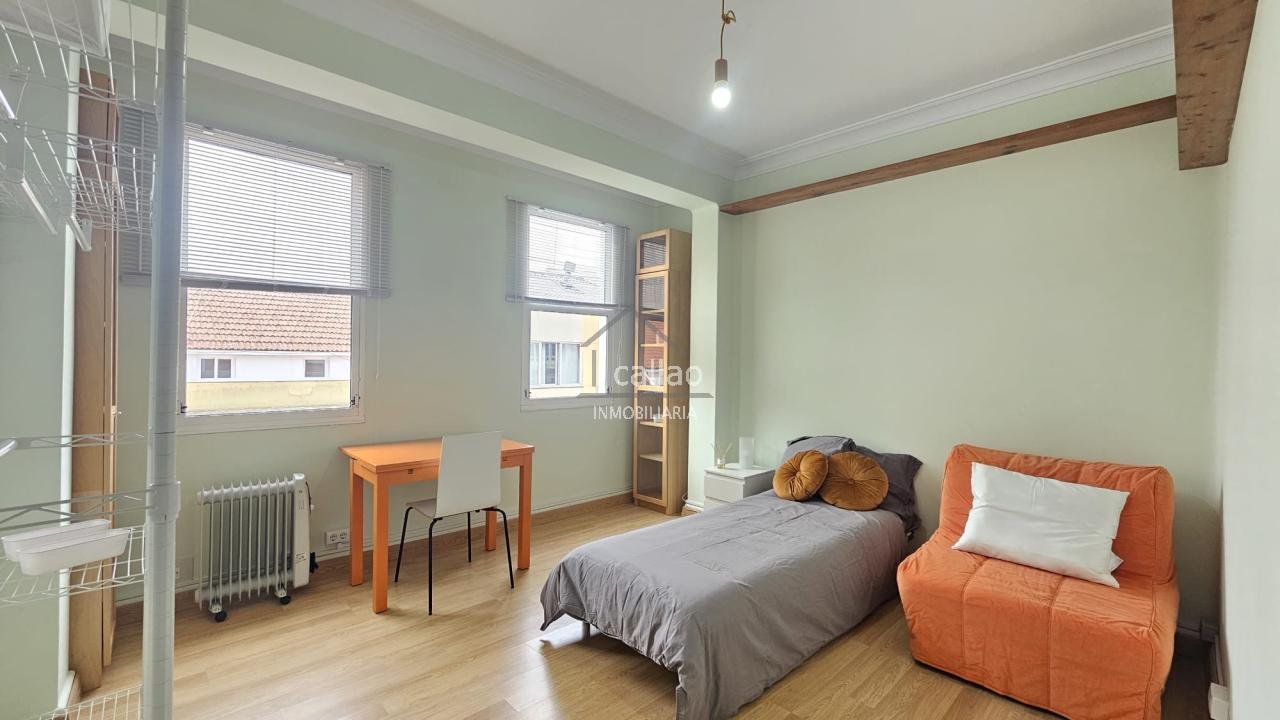 Zimmer 99 m², Ferrol