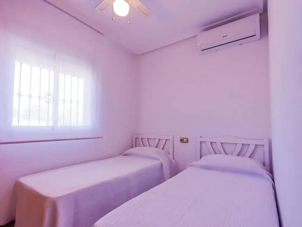 Casa de 61 m² a Oriola