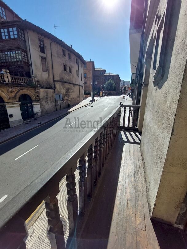 Piso de 75 m² en Oviedo