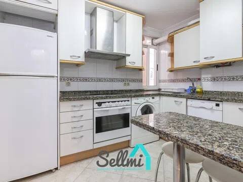 Piso de 65 m² en Oviedo