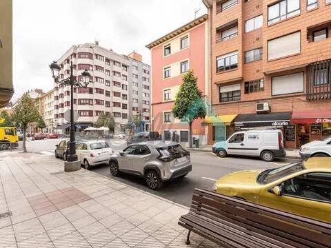 Piso de 113 m² en Oviedo