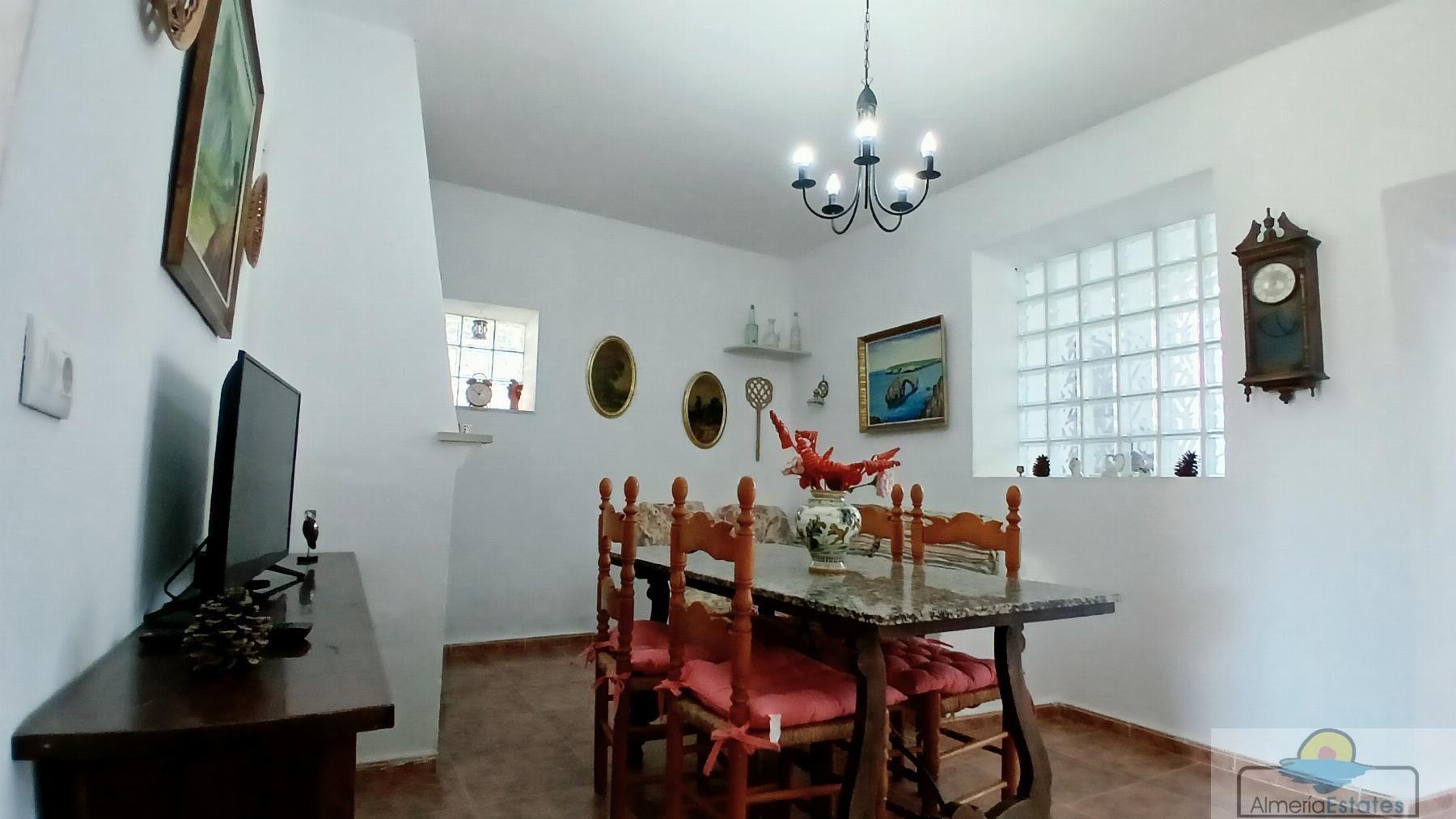 Casa de 100 m² en Cantoria