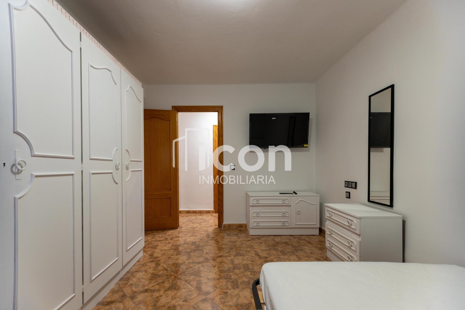Room 97 m², València