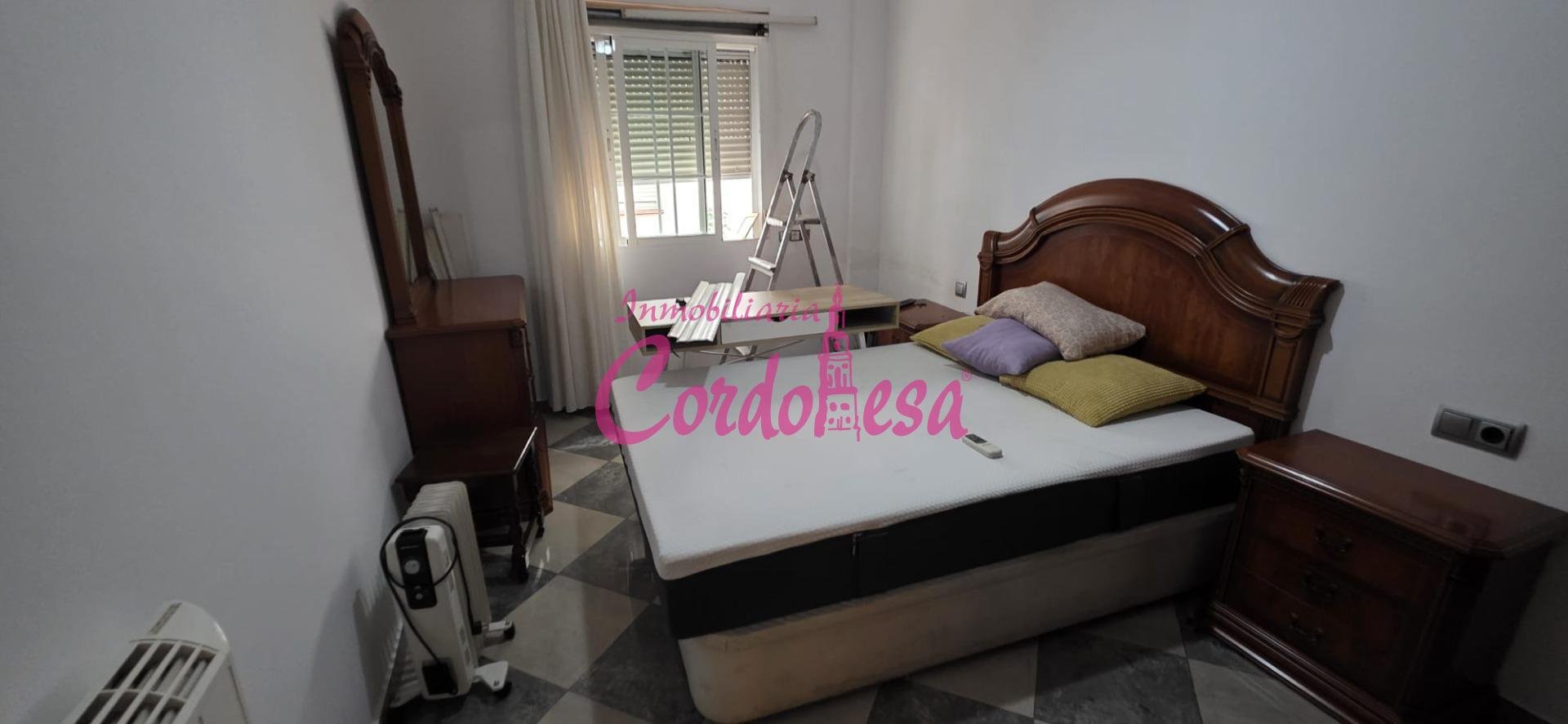 Pis de 70 m² a Còrdova