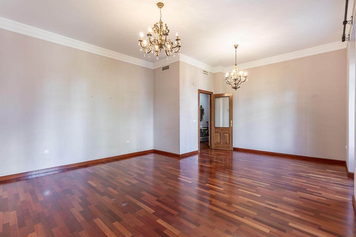 Piso de 140 m² en Granada