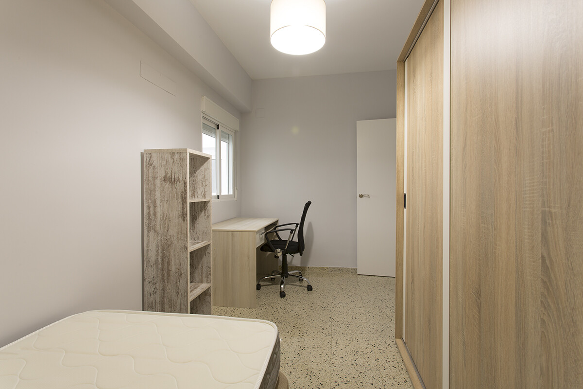 Zimmer 130 m², Granada