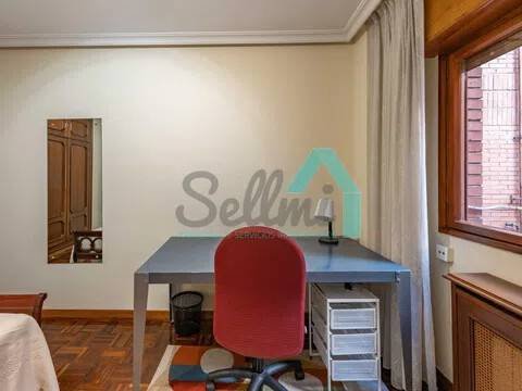 Piso de 131 m² en Oviedo
