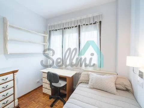 Piso de 107 m² en Oviedo