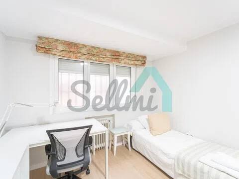 Piso de 80 m² en Oviedo