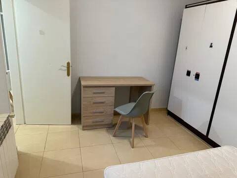 Habitación 140 m², Lérida