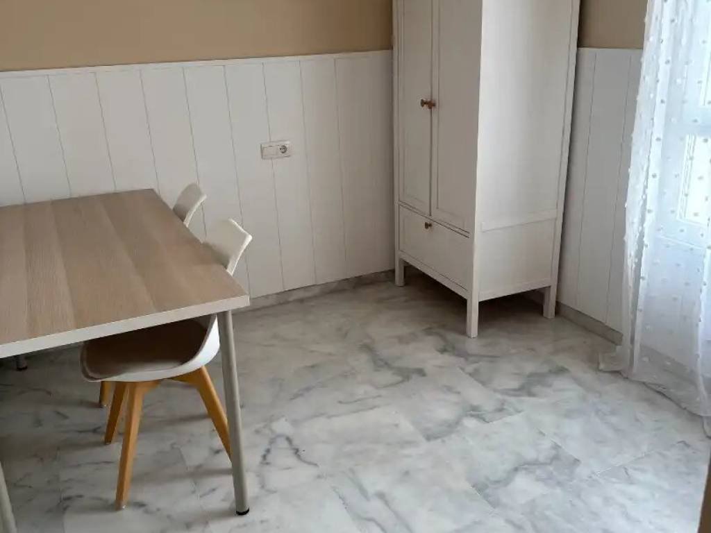 Piso de 140 m² en Sevilla