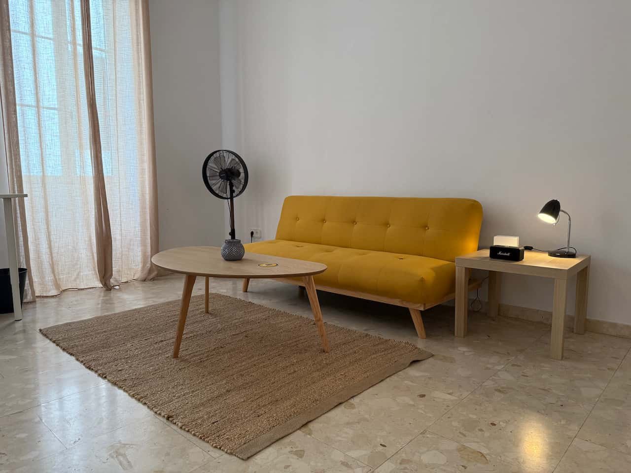 Habitació de lloguer, Maó