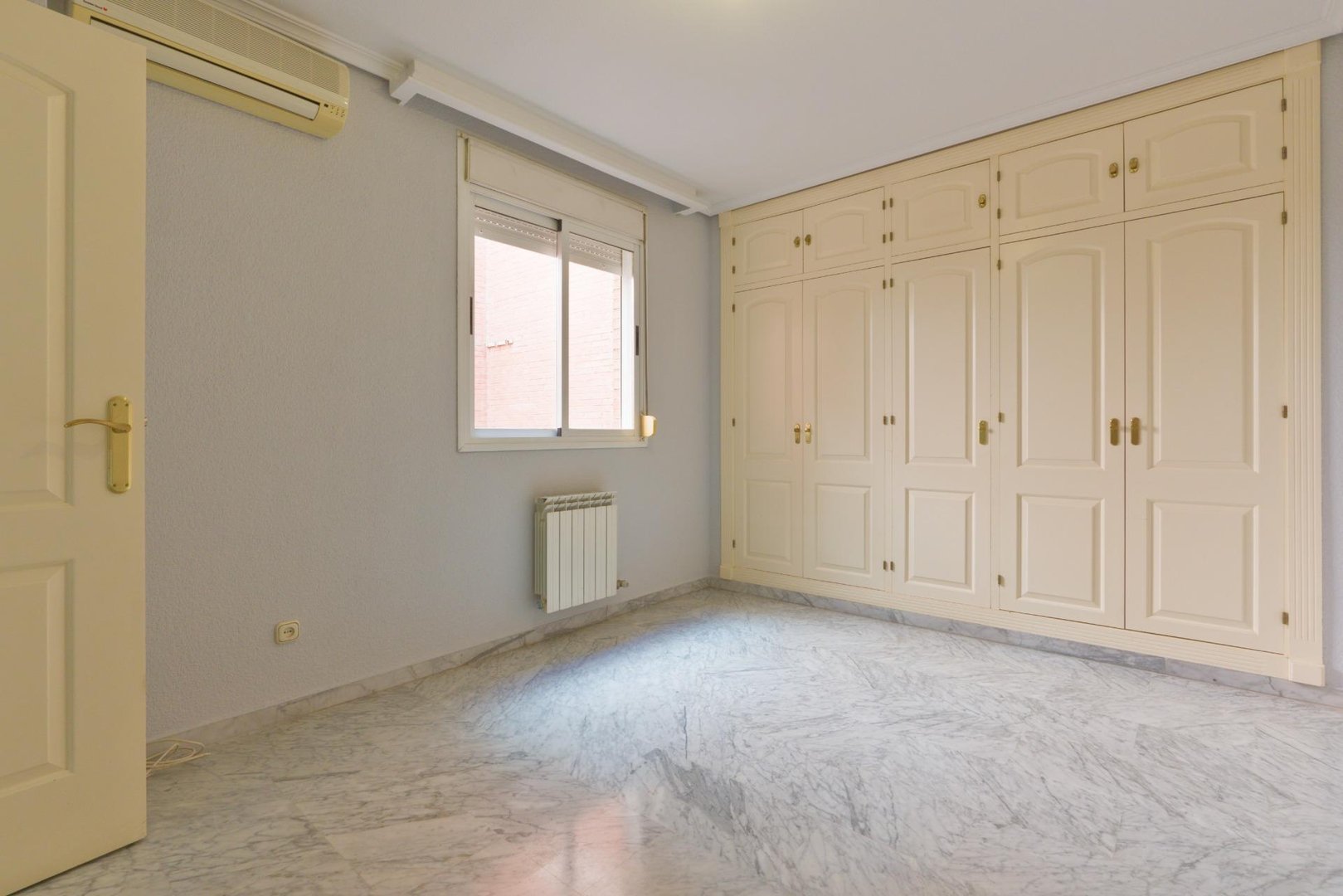 Piso de 80 m² en Granada