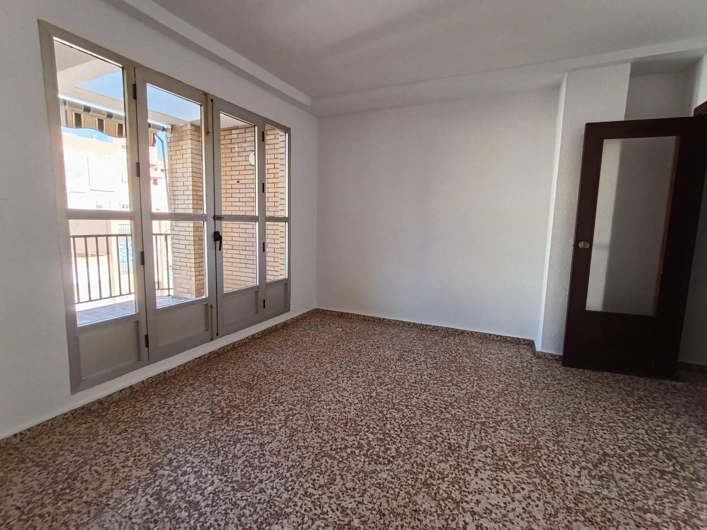 Piso de 80 m² en Adra
