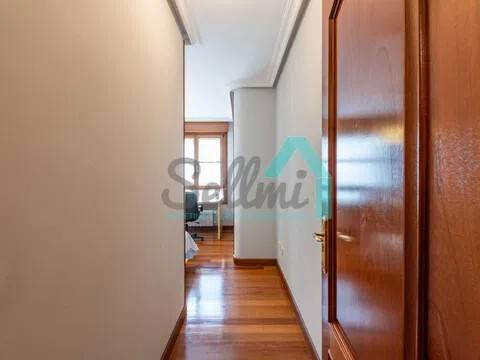 Piso de 100 m² en Oviedo
