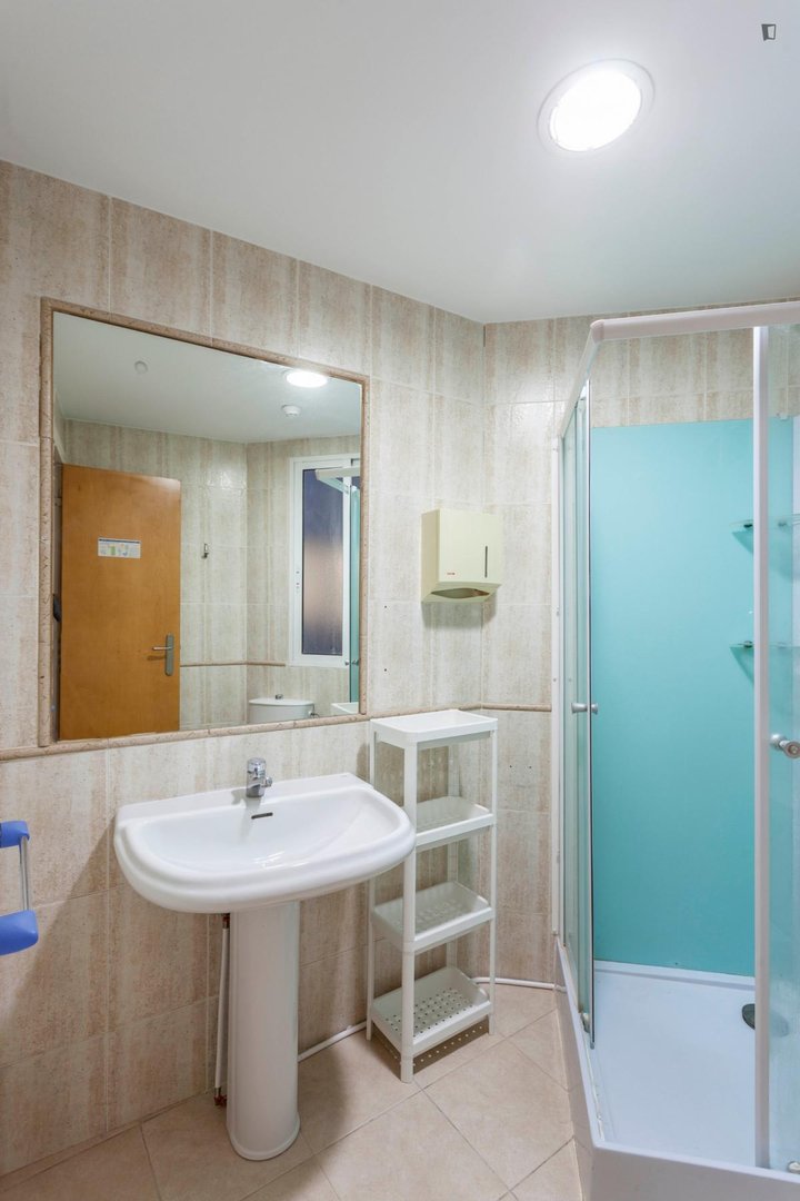 Chambre à louer, Valence