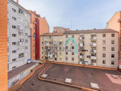 Piso de 43 m² en Oviedo