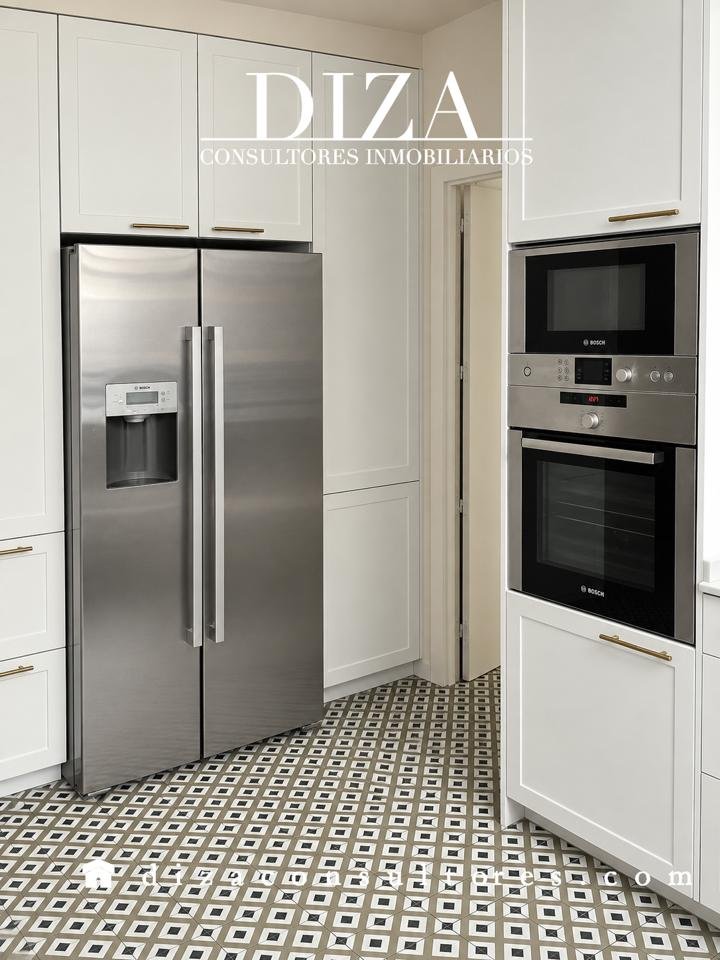 Wohnung 266 m² in Madrid