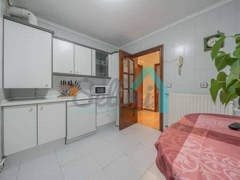 Piso de 90 m² en Oviedo