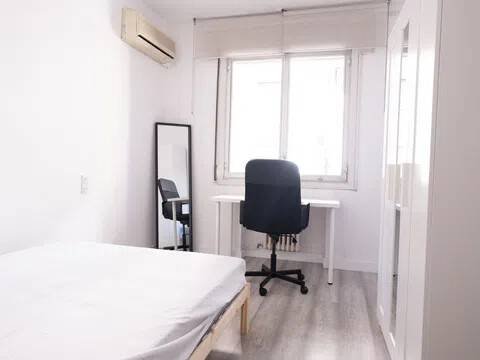 Habitación 140 m², Lérida