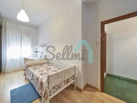 Piso de 146 m² en Oviedo