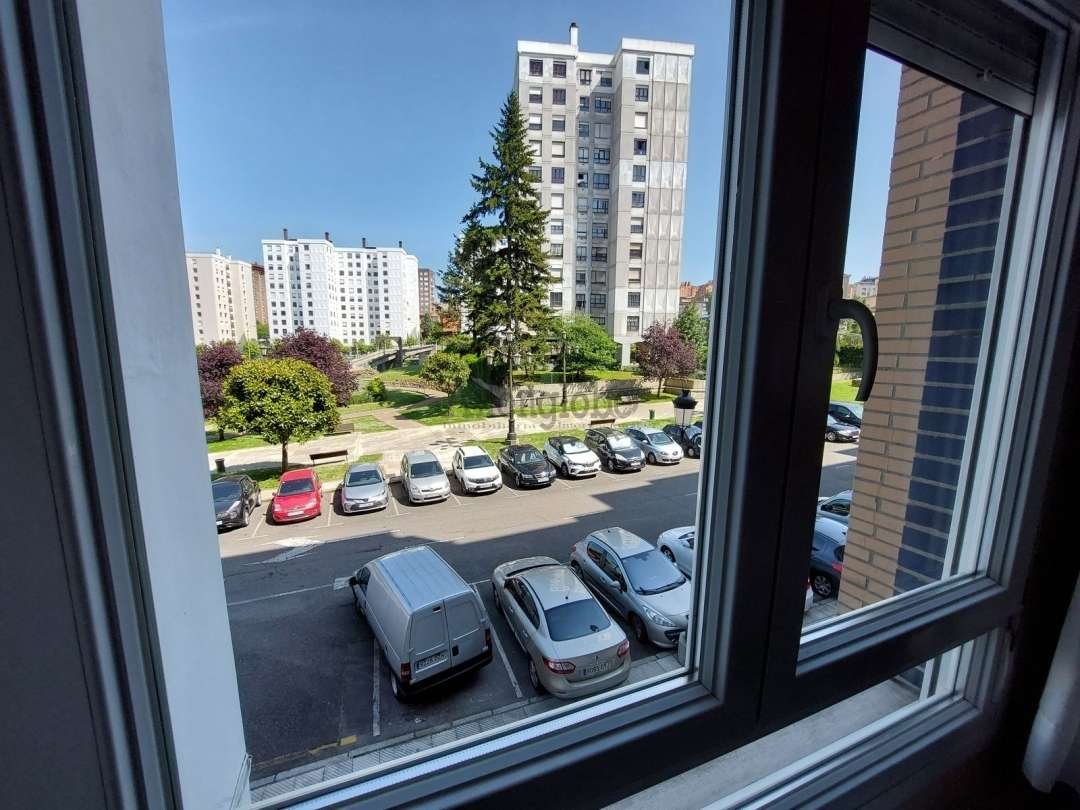 Piso de 58 m² en Oviedo