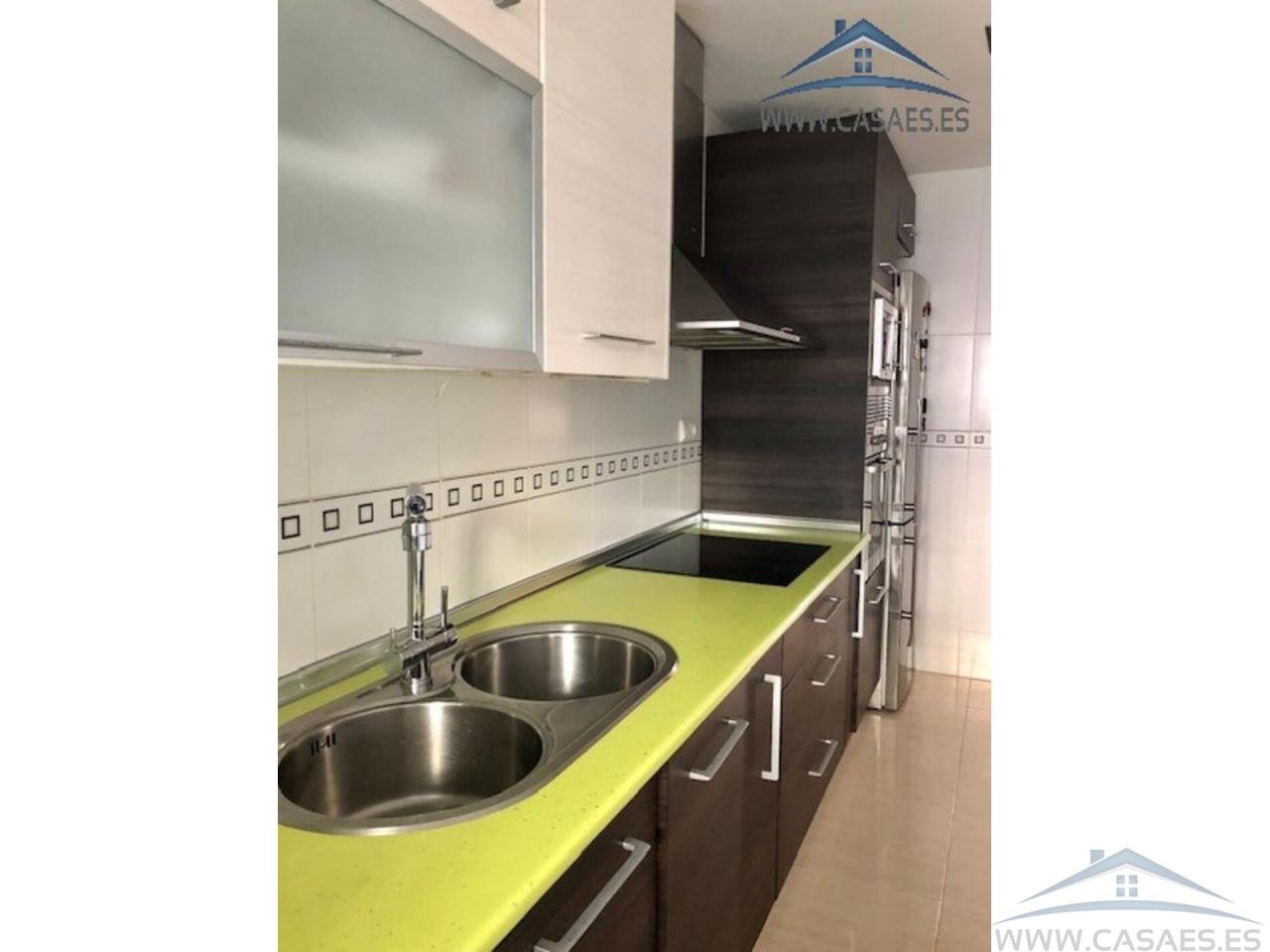 Piso de 80 m² en Roquetas de Mar