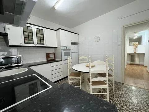 Habitación 115 m², Jaca