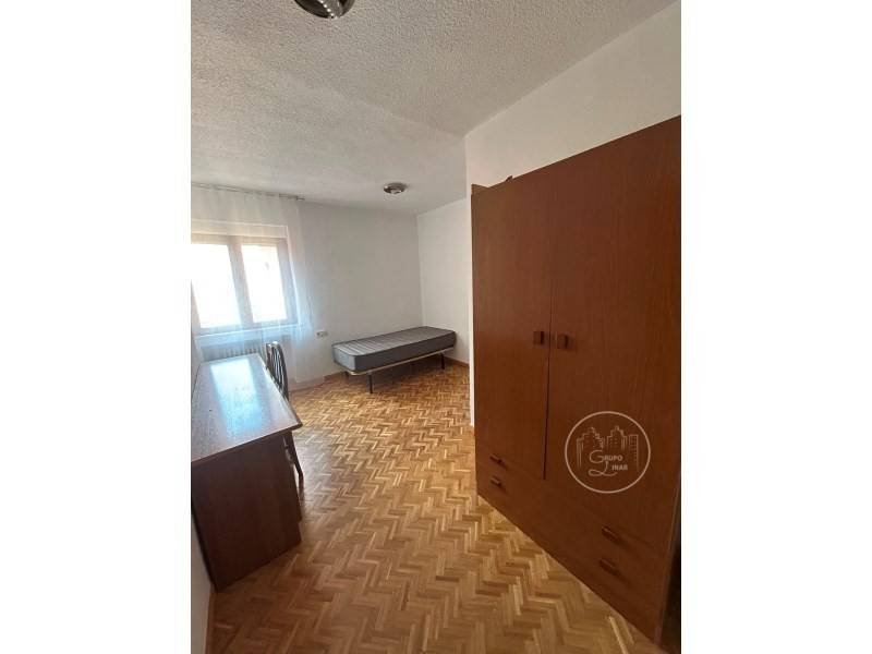 Pis de 110 m² a Àvila