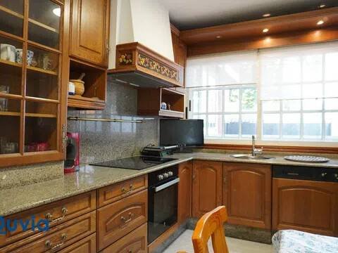 Habitación 260 m², Oleiros