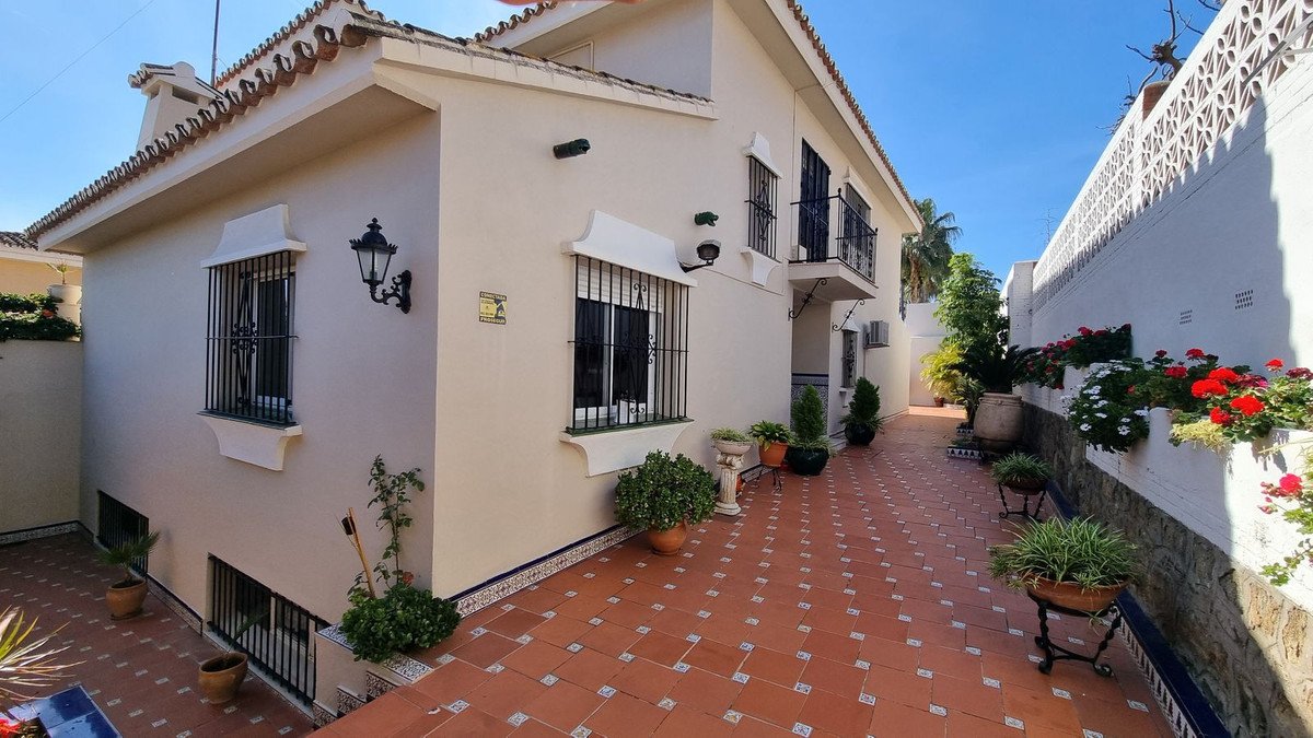 Casa de 593 m² en Luque