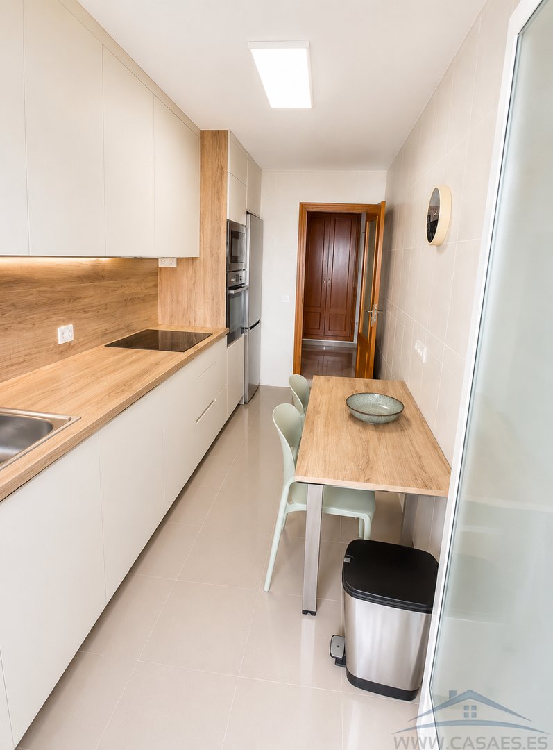 Piso de 143 m² en Roquetas de Mar