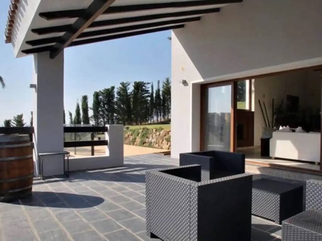 Casa de 340 m² en Estepona