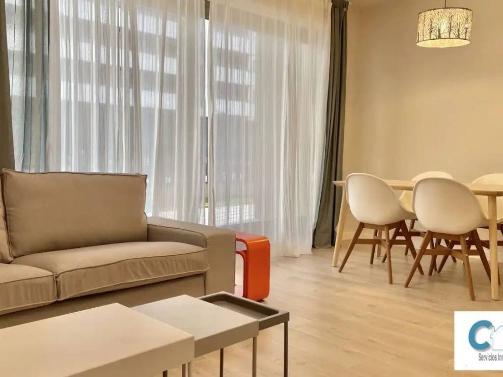 Piso de 80 m² en Pamplona