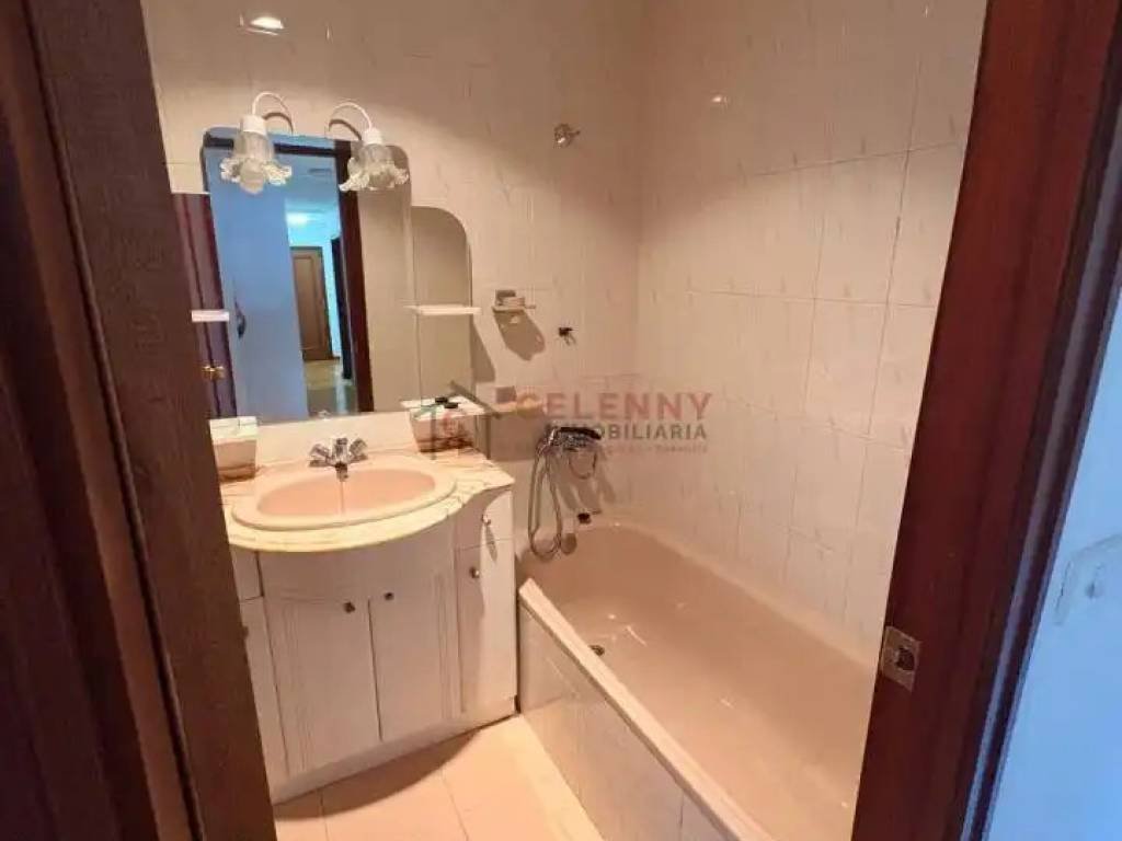 Piso de 90 m² en Ourense