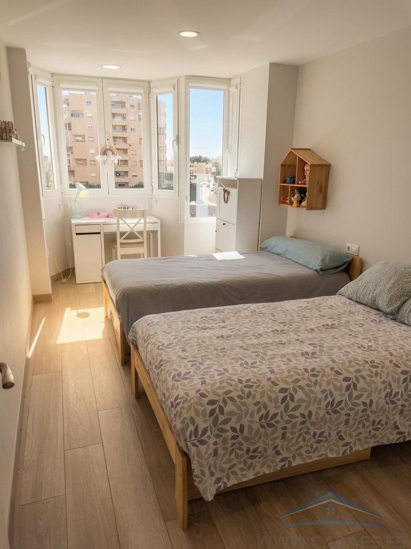 Piso de 150 m² en Roquetas de Mar