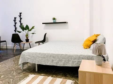 Zimmer 120 m², Valencia