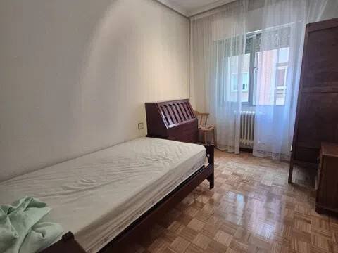 Pis de 110 m² a Àvila